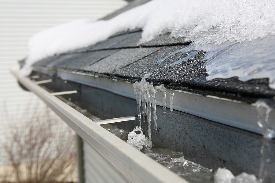 Preparing Your Roof for Winter: 5 Essential Maintenance Tips